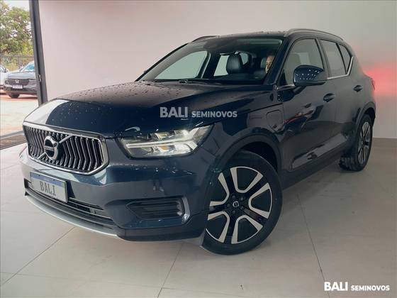 VOLVO XC40 1.5 T5 RECHARGE MOMENTUM GEARTRONIC